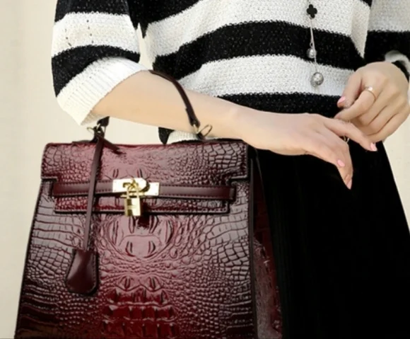 🚨💥Elegant Burgundy💥🚨 Crocodile-Embossed Fashion Handbag - Picture 2 of 6